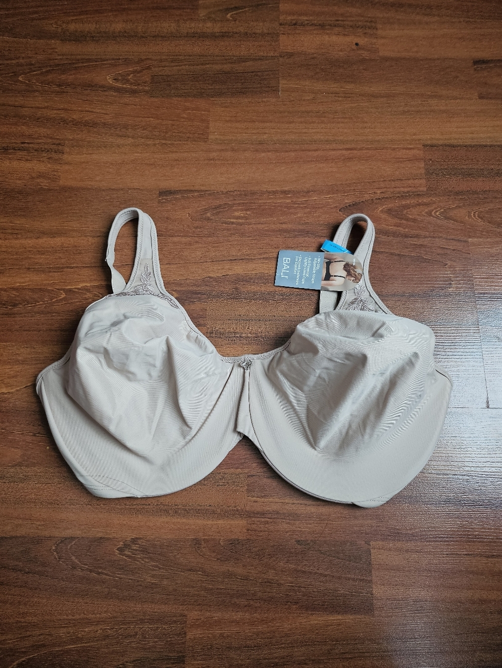 NWT Bali Bra 38DDD Beige/Tan